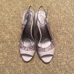 NIB BANDALINO Black Gray and Cream Snakeskin Patterned Shoes